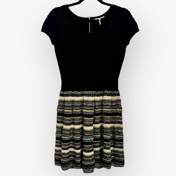 SANDRO PARIS $395 Retail Knit Mini Dress, Size 1 (Small), Black/White/Green - Picture 3 of 16